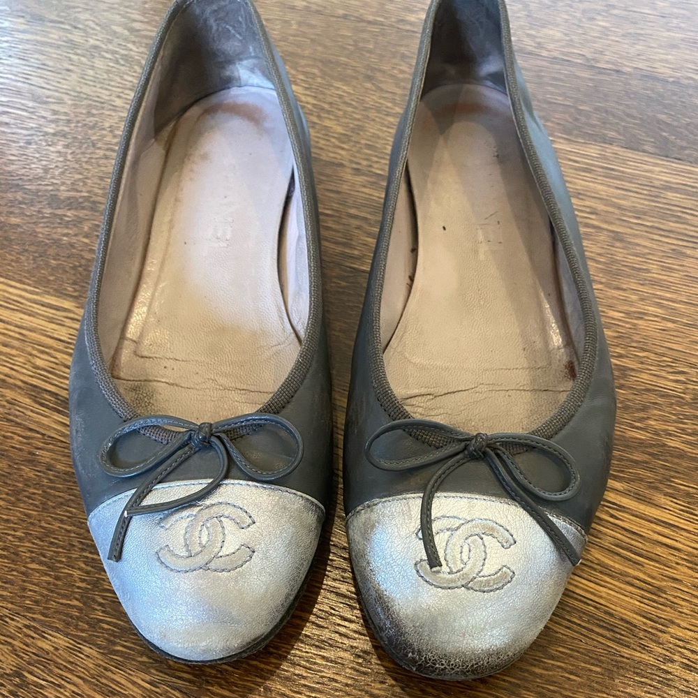 CHANEL- natural patina EXTREMELY DISTRESSED